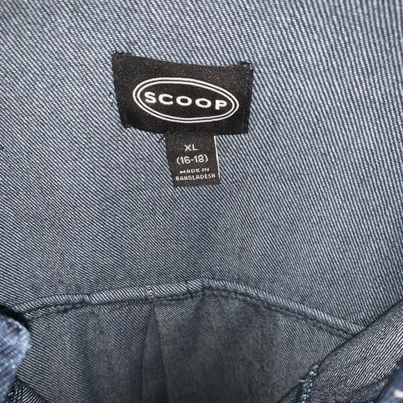 NWT Women's Cropped button down long sleeve Denim Jacket - Picture 9 of 9